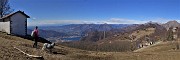 76 Scendendo dal Monte Tesoro vista anche verso il Monte Ocone